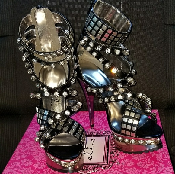 Studded high heels 🎊Flash Sale🎊 - Picture 2 of 5